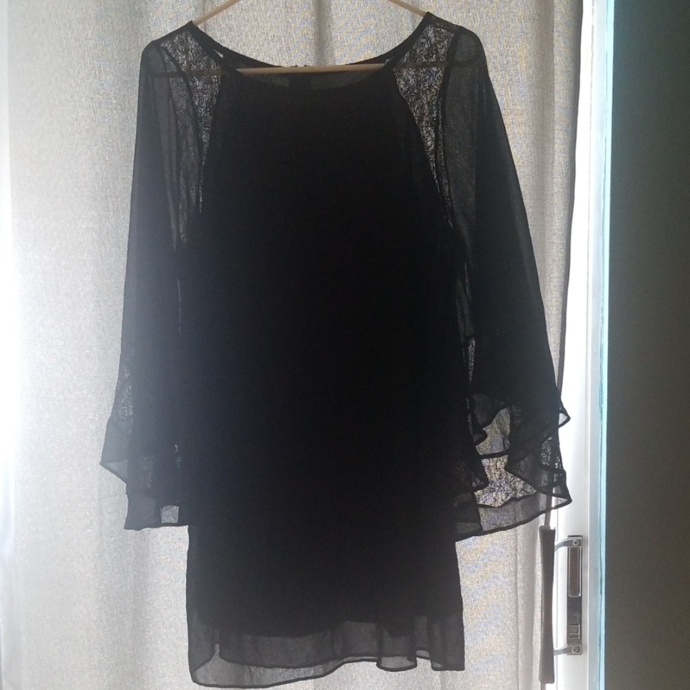 Black mini dress with lace loose sleeves